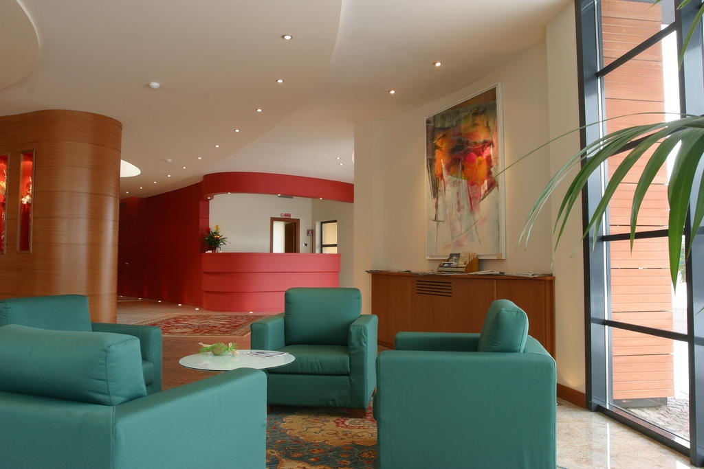 Luna Hotel Motel Lago Maggiore Arona Oleggio Castello Esterno foto